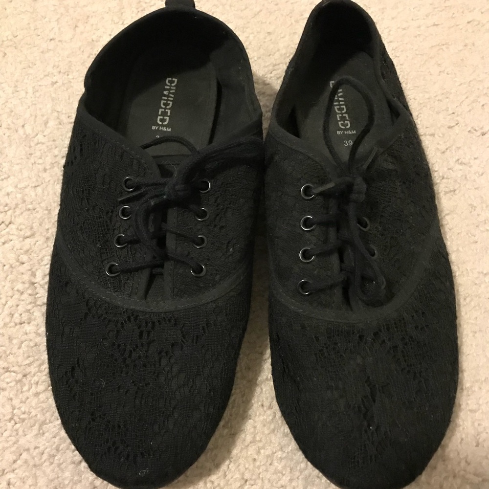 H&M Women’s Black Lace Canvas Oxford Shoes